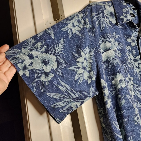 Izod Men's 100% Silk Blue Summer Floral Hawaiian Short Sleeve Button Up Large - Picture 7 of 10